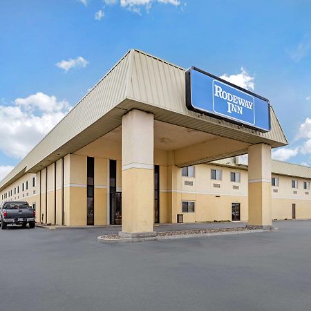 Rodeway Inn South Hutchinson Bagian luar foto