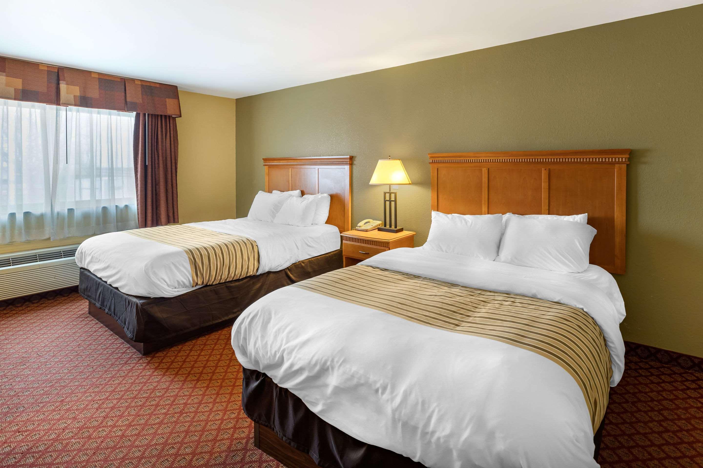 Rodeway Inn South Hutchinson Bagian luar foto