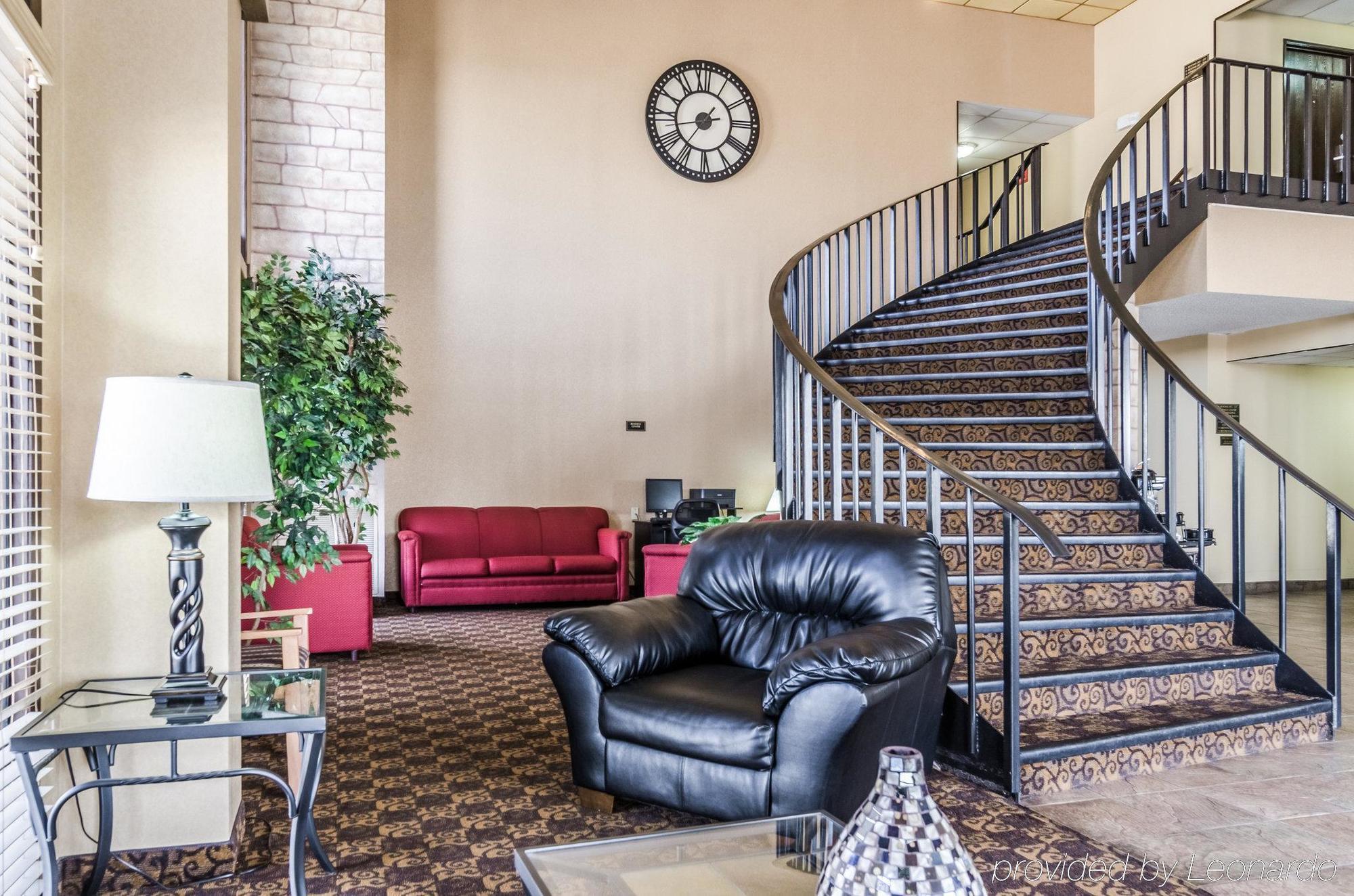 Rodeway Inn South Hutchinson Bagian luar foto