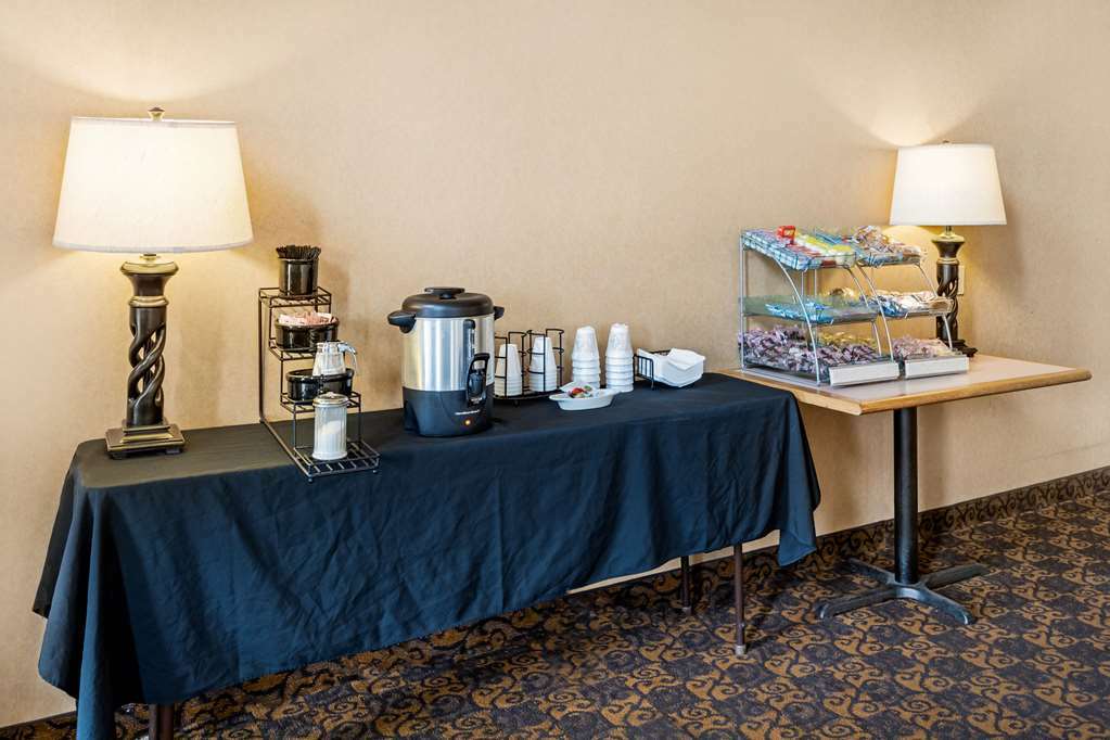 Rodeway Inn South Hutchinson Restoran foto