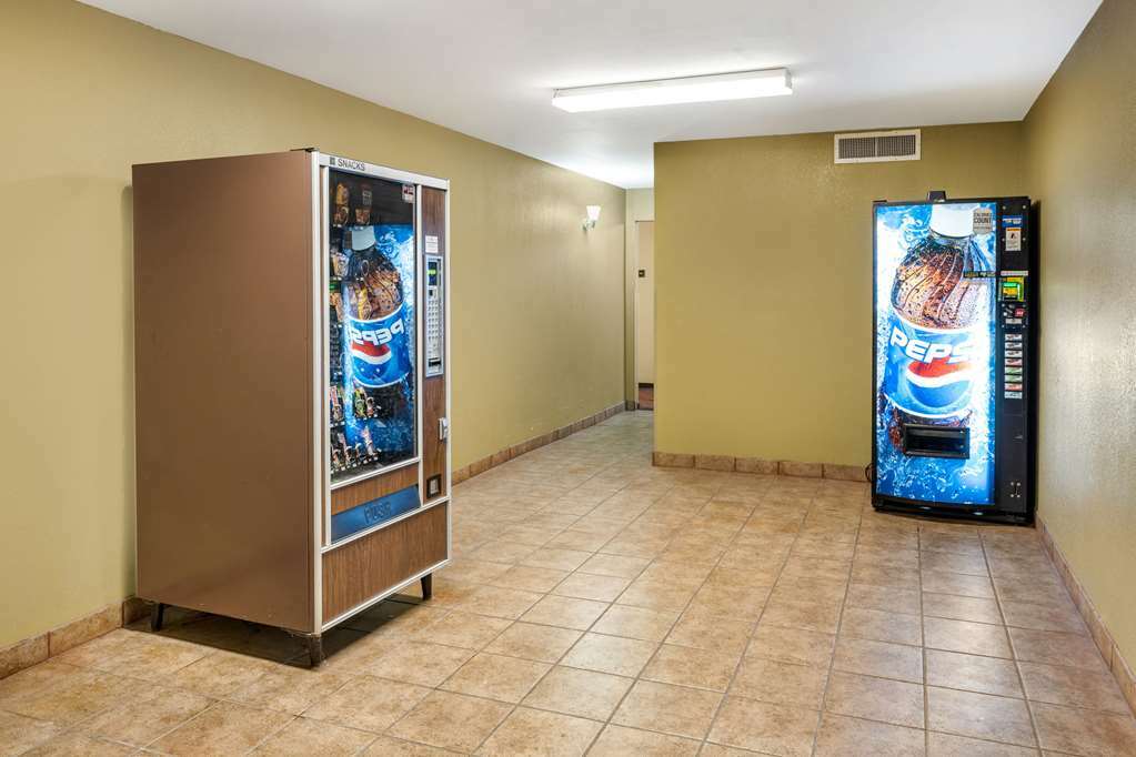 Rodeway Inn South Hutchinson Fasilitas foto